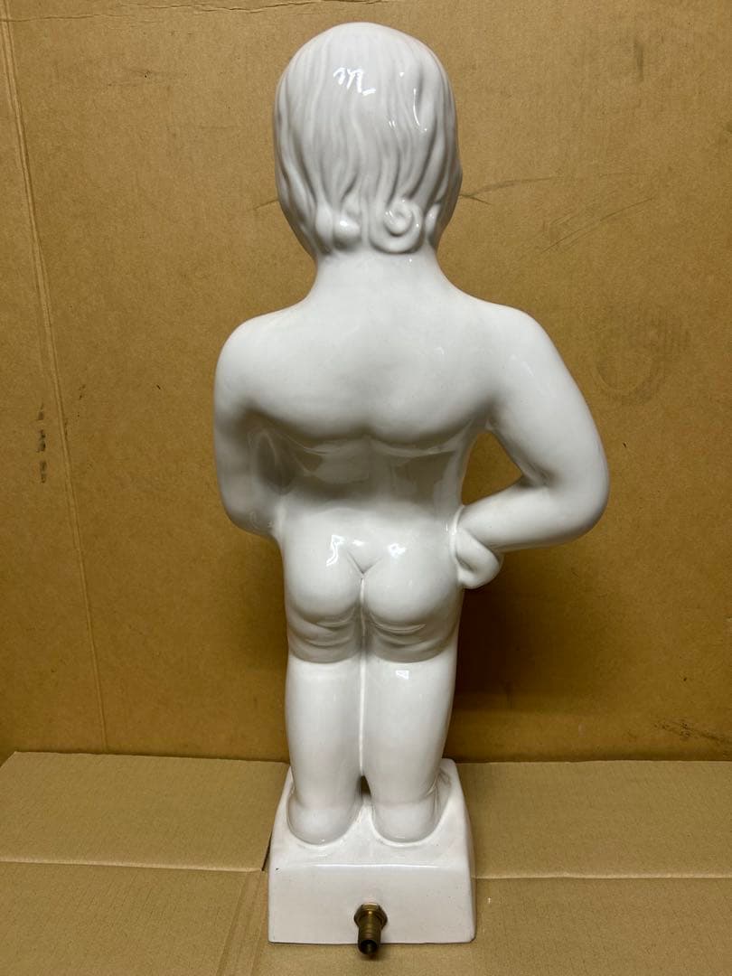 砥*大様 小便小僧　配管にて放水可能　陶器