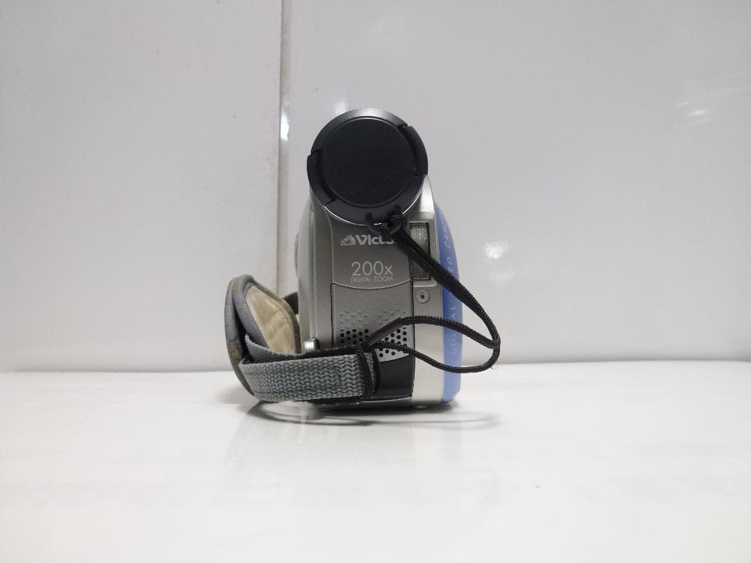希少　動作品　Victor ビクター　デジタルビデオカメラ　GR-D200-A