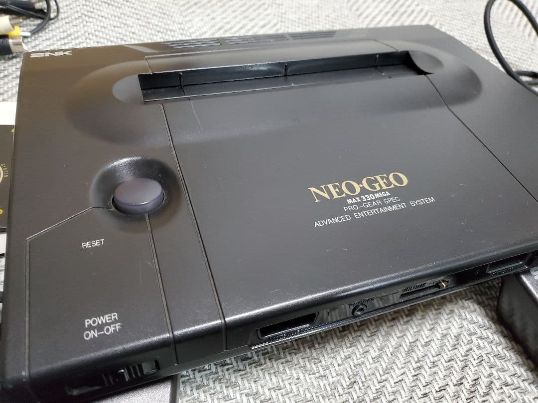 [ネオジオ] ネオジオ本体セット コントローラー2個・メモカ付き