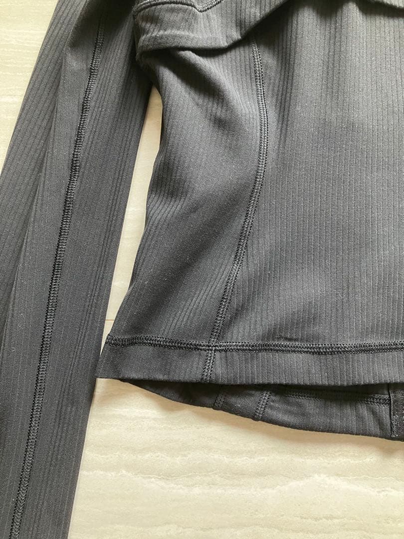 lululemonブラック ヨガウェアジャケットNulu