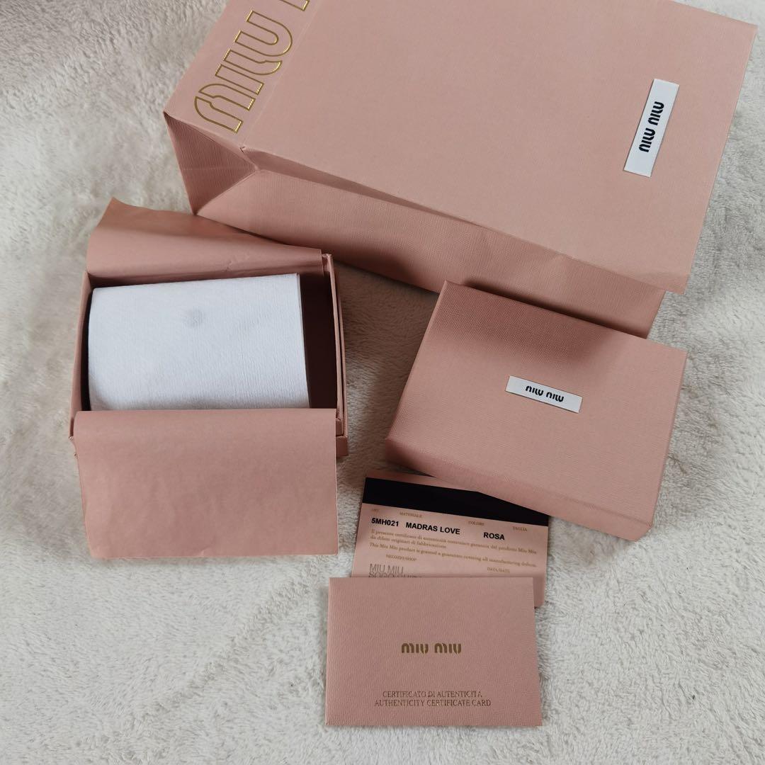 MIUMIU マドラス ラブレター ハート 三つ折り財布 ピンク レザー