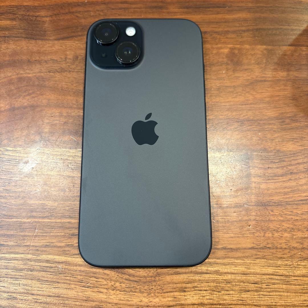 【中古美品】iPhone15 128GB ブラック