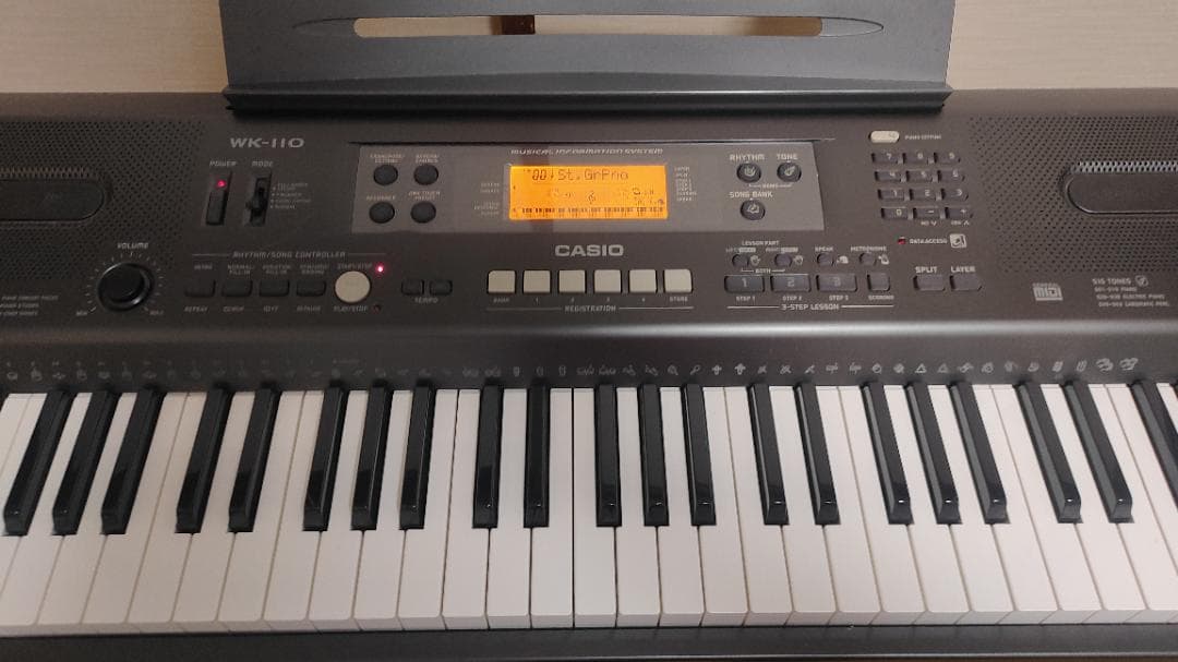 Casio WK-110 (スタンドあり)