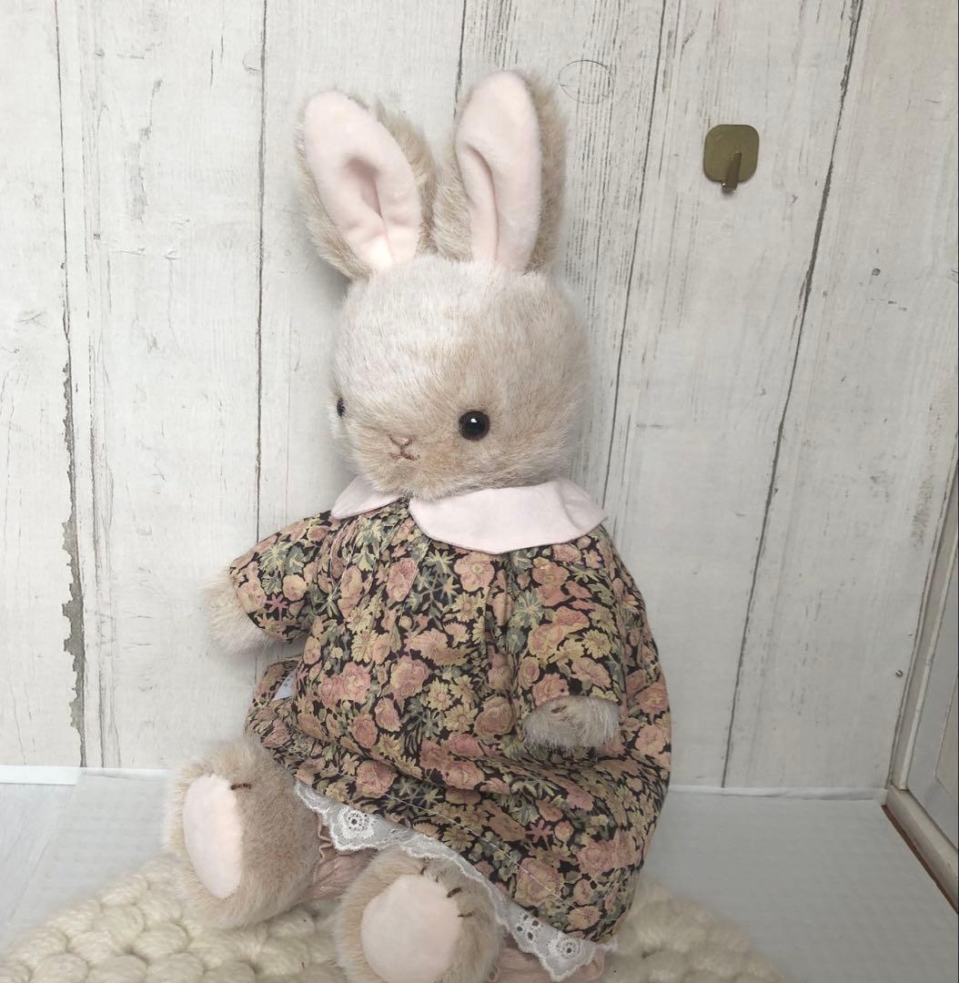 ハンドメイド　ライオンラビットちゃん　クラシカルドレス