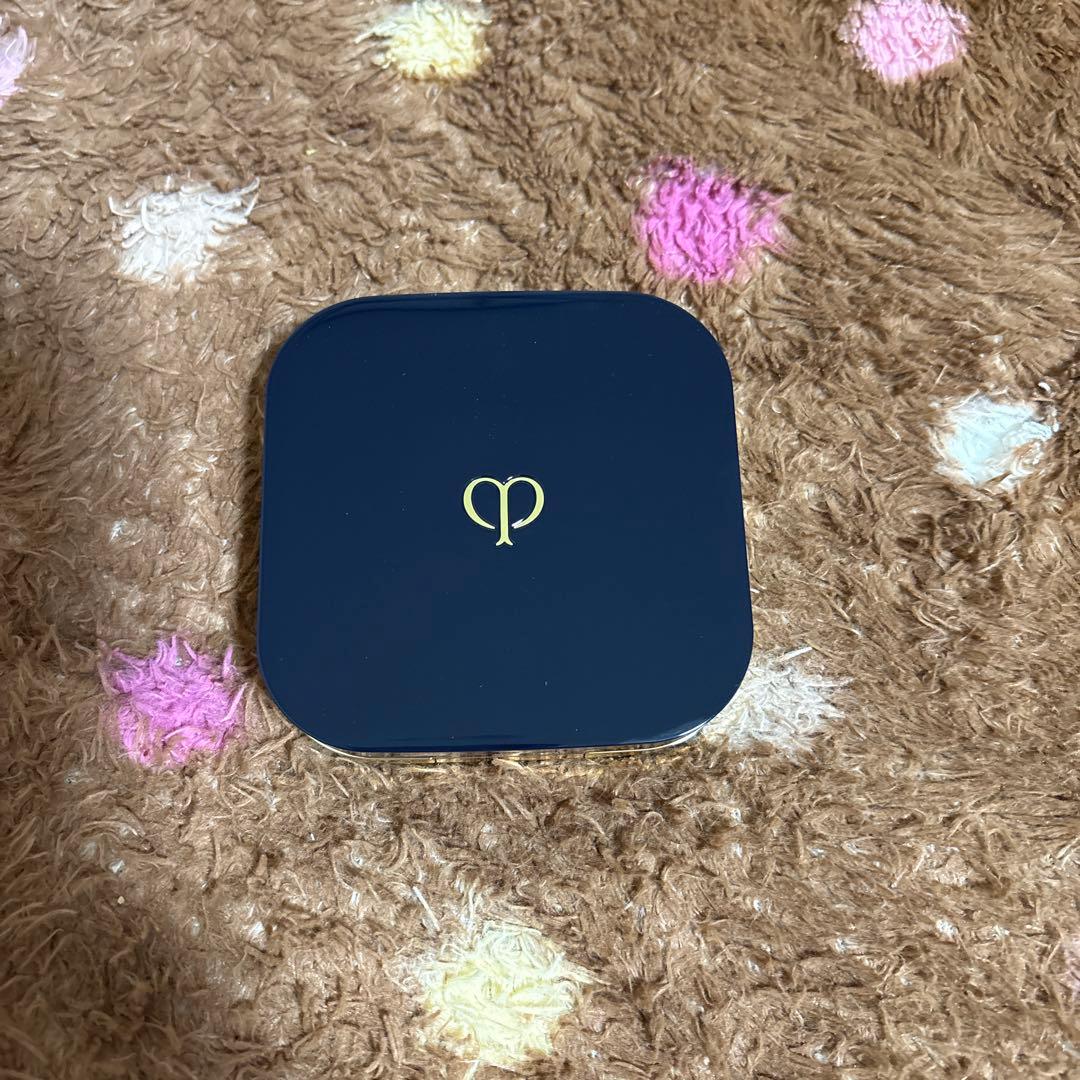 clé de peau タンクッションエクラ　ルミヌオークル10とケースセット