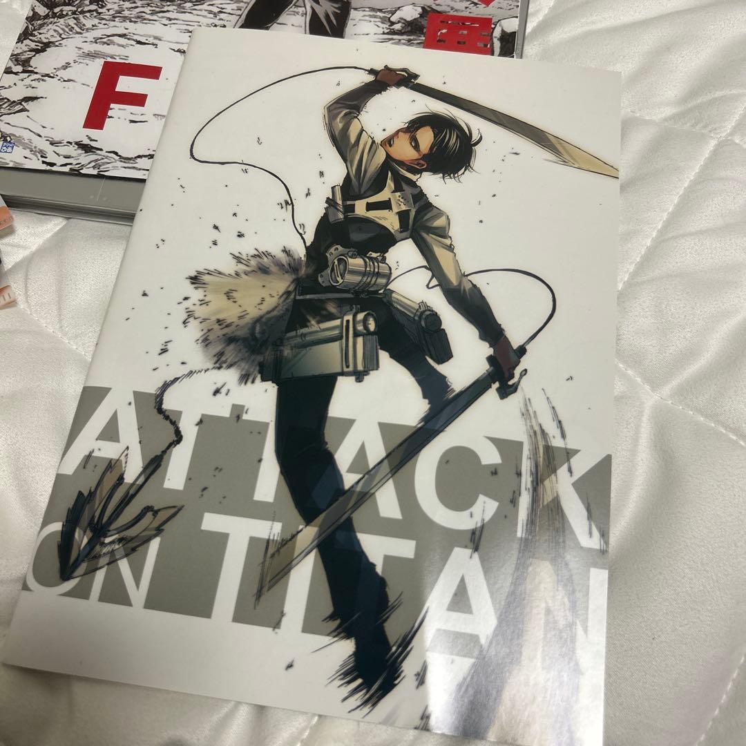 進撃の巨人展FINAL 公式図録、クリアファイル5種類、ノート
