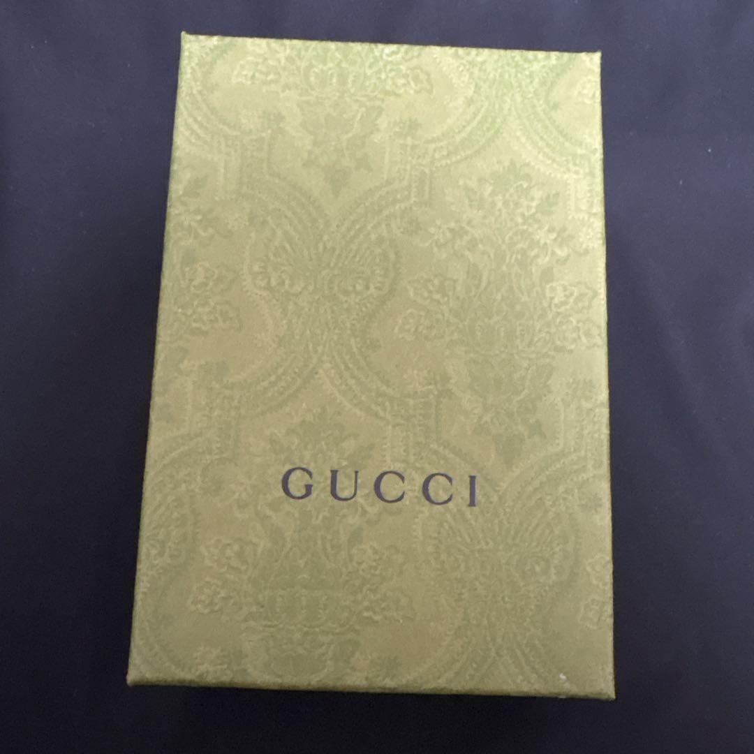 GUCCI ベージュ 二つ折り財布　新品　値下げ中