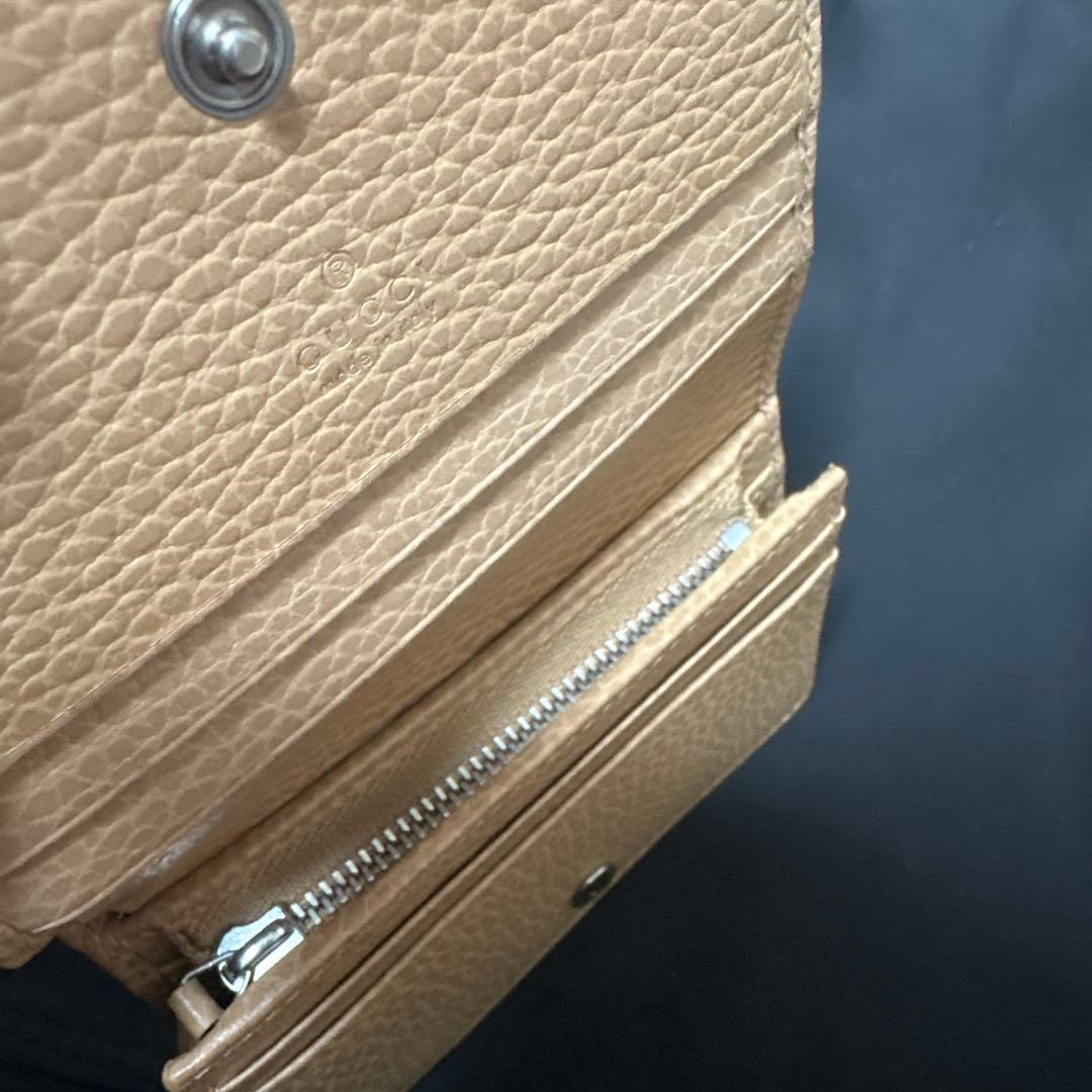 GUCCI ベージュ 二つ折り財布　新品　値下げ中