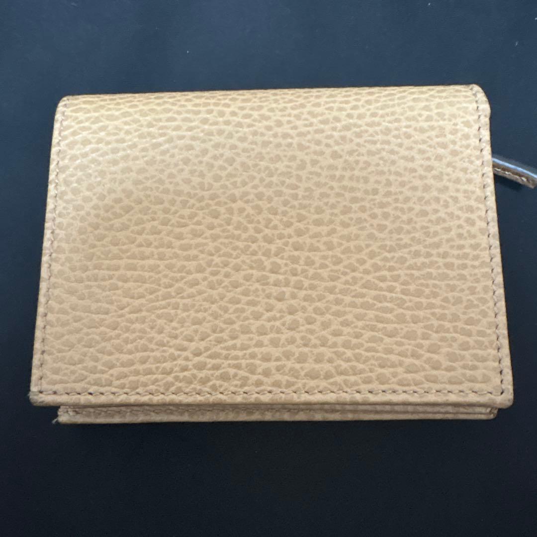 GUCCI ベージュ 二つ折り財布　新品　値下げ中