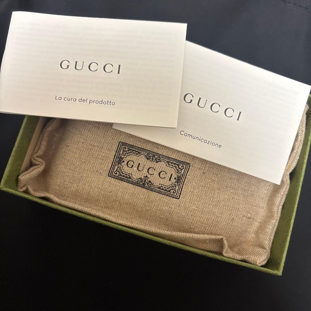 GUCCI ベージュ 二つ折り財布　新品　値下げ中