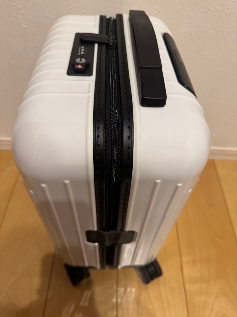 RIMOWAリモワ サルサ エアー 4輪　機内持ち込み　美品 ギャランティあり