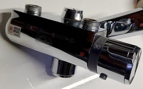REMOTEX.浴室壁付けサーモスタット式混合栓 KM170。中古品。