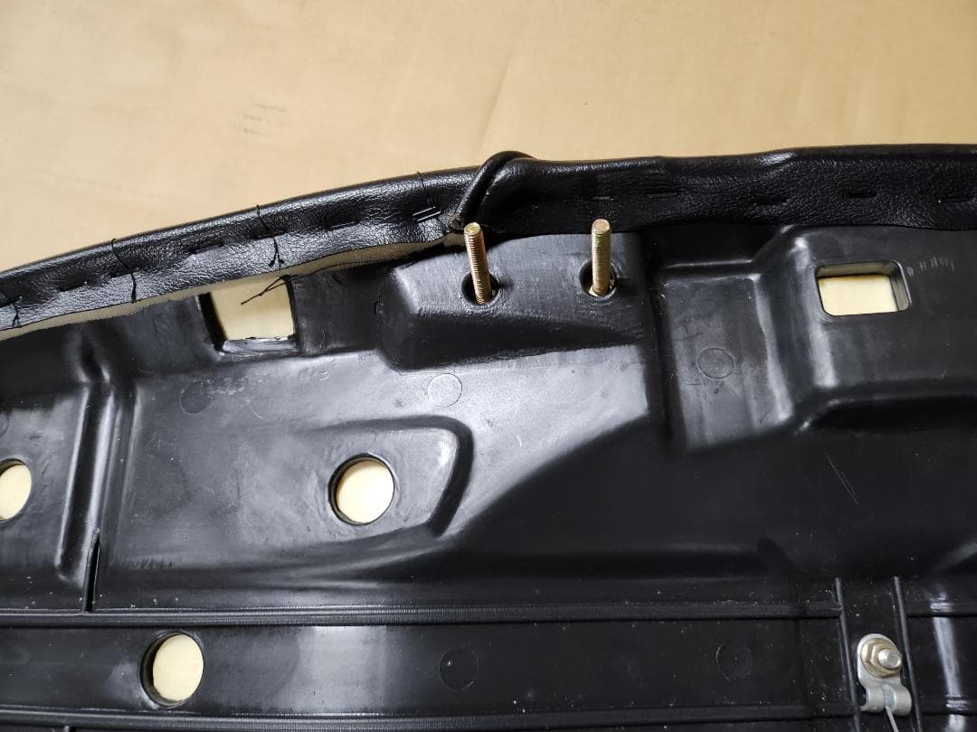 美品★CBX400F 550　タックロール シート 黒 皮 /完成品 あんこ抜き