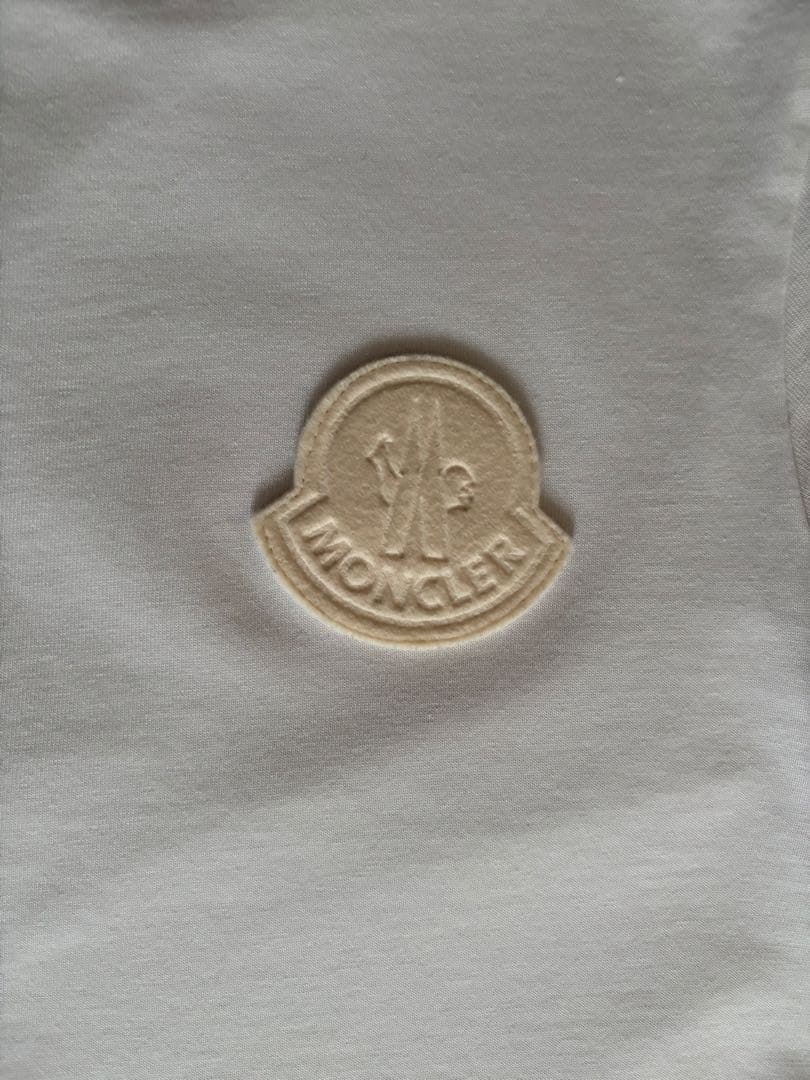 Moncler モンクレール ロゴワッペン Tシャツ