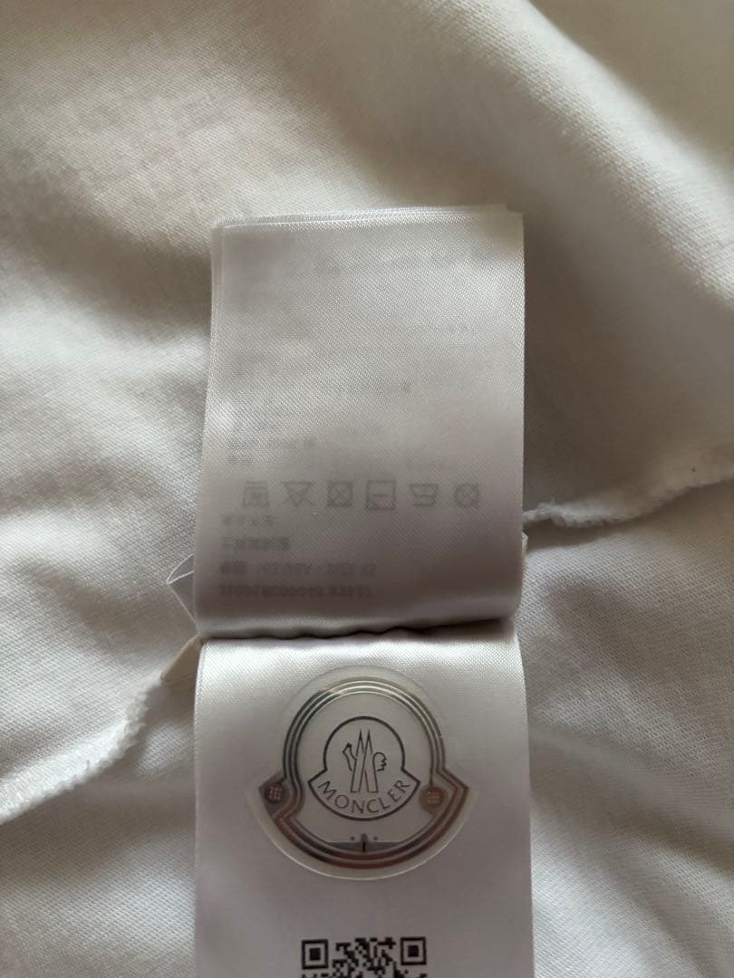 Moncler モンクレール ロゴワッペン Tシャツ