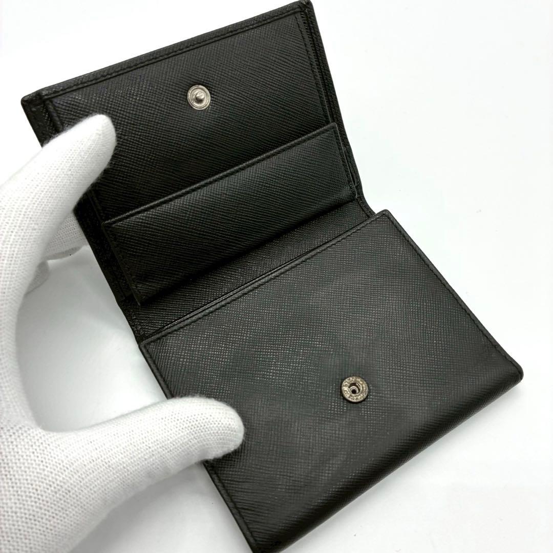 美品✨️PRADA 三角ロゴプレート 三つ折財布 コンパクトウォレット ブラック