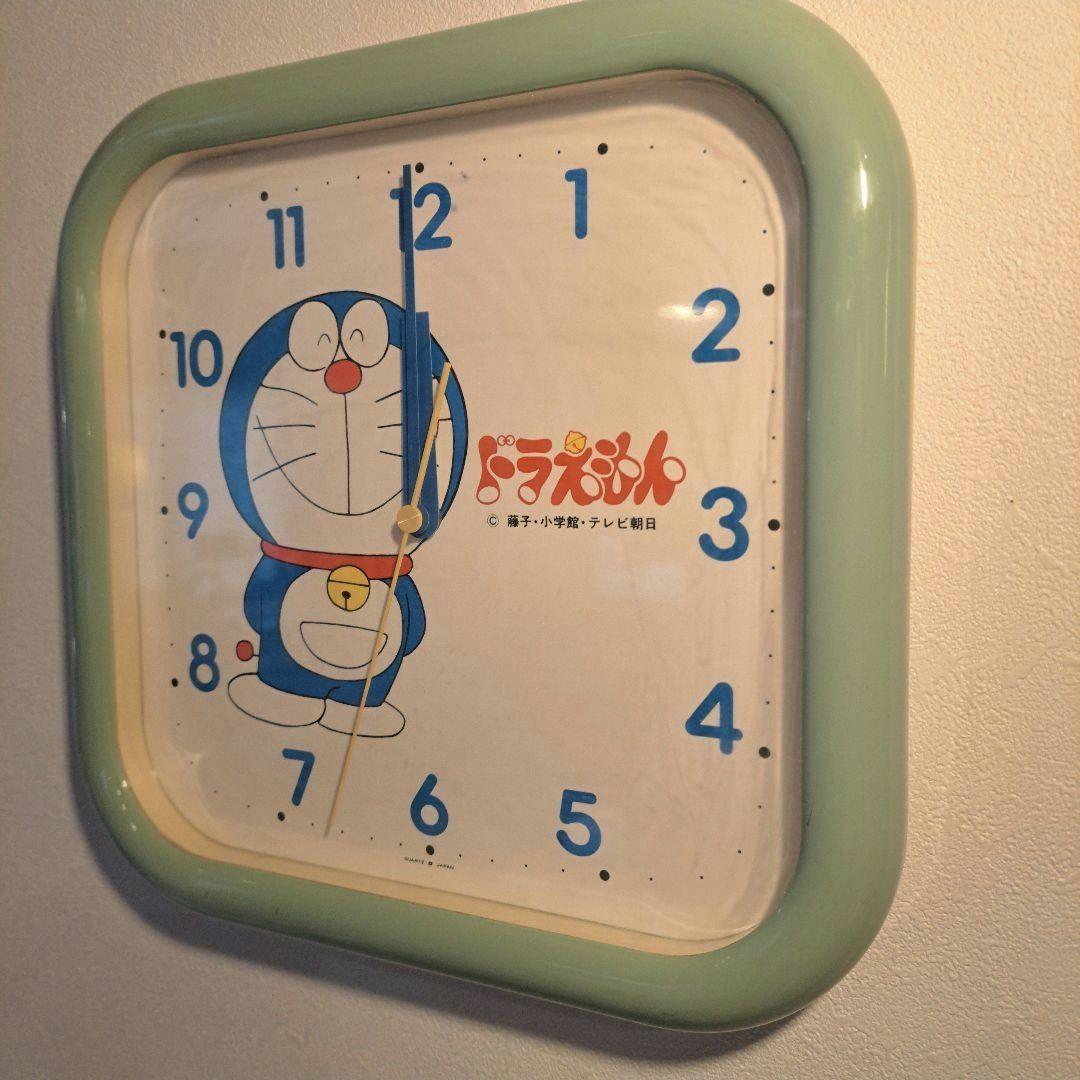 昭和レトロ　ヴィンテージ　ドラえもん 掛時計 緑色 四角形　25×26