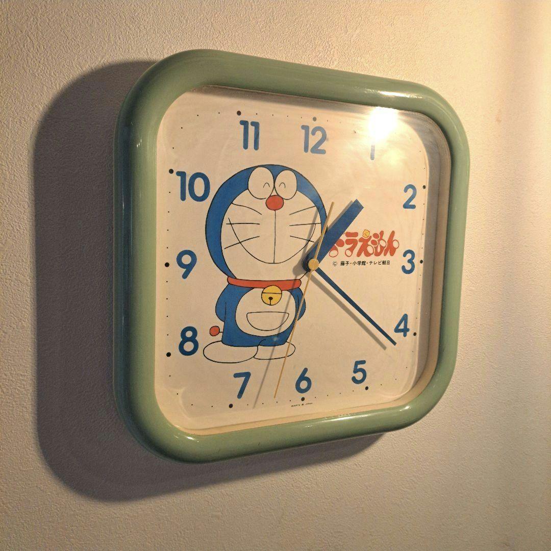 昭和レトロ　ヴィンテージ　ドラえもん 掛時計 緑色 四角形　25×26