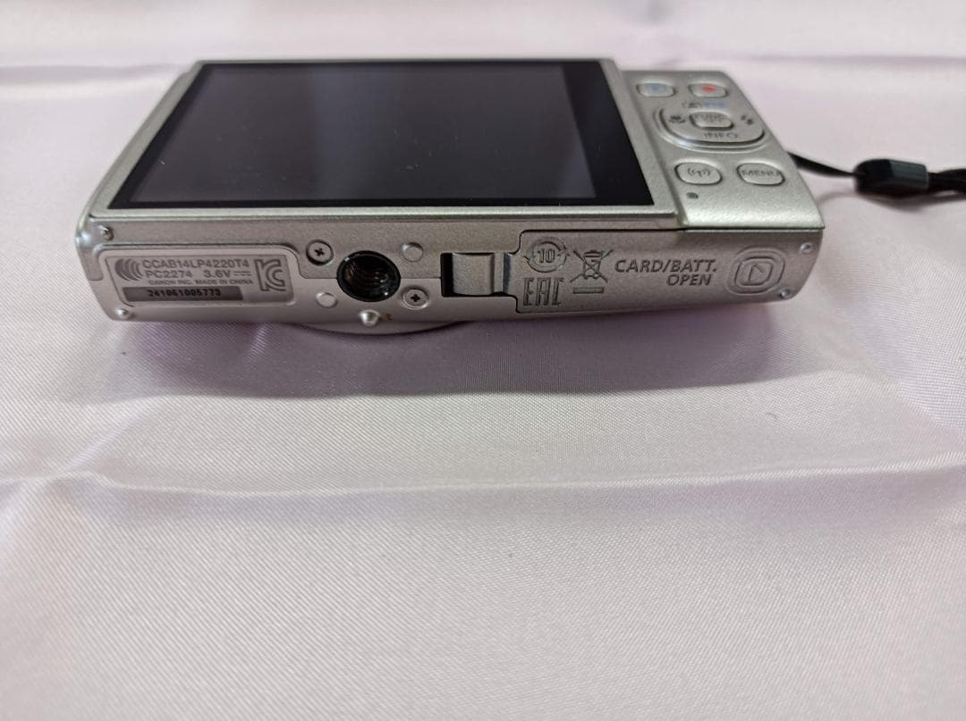 都《XEMXL》Canon IXY 650　シルバー デジタルカメラ