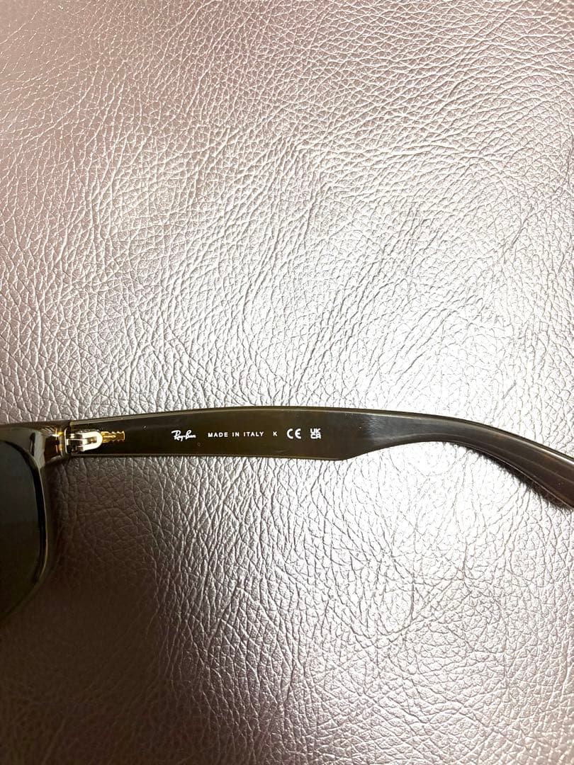 Ray-Ban RB 2132F NEW WAYFARER ブラックサングラス