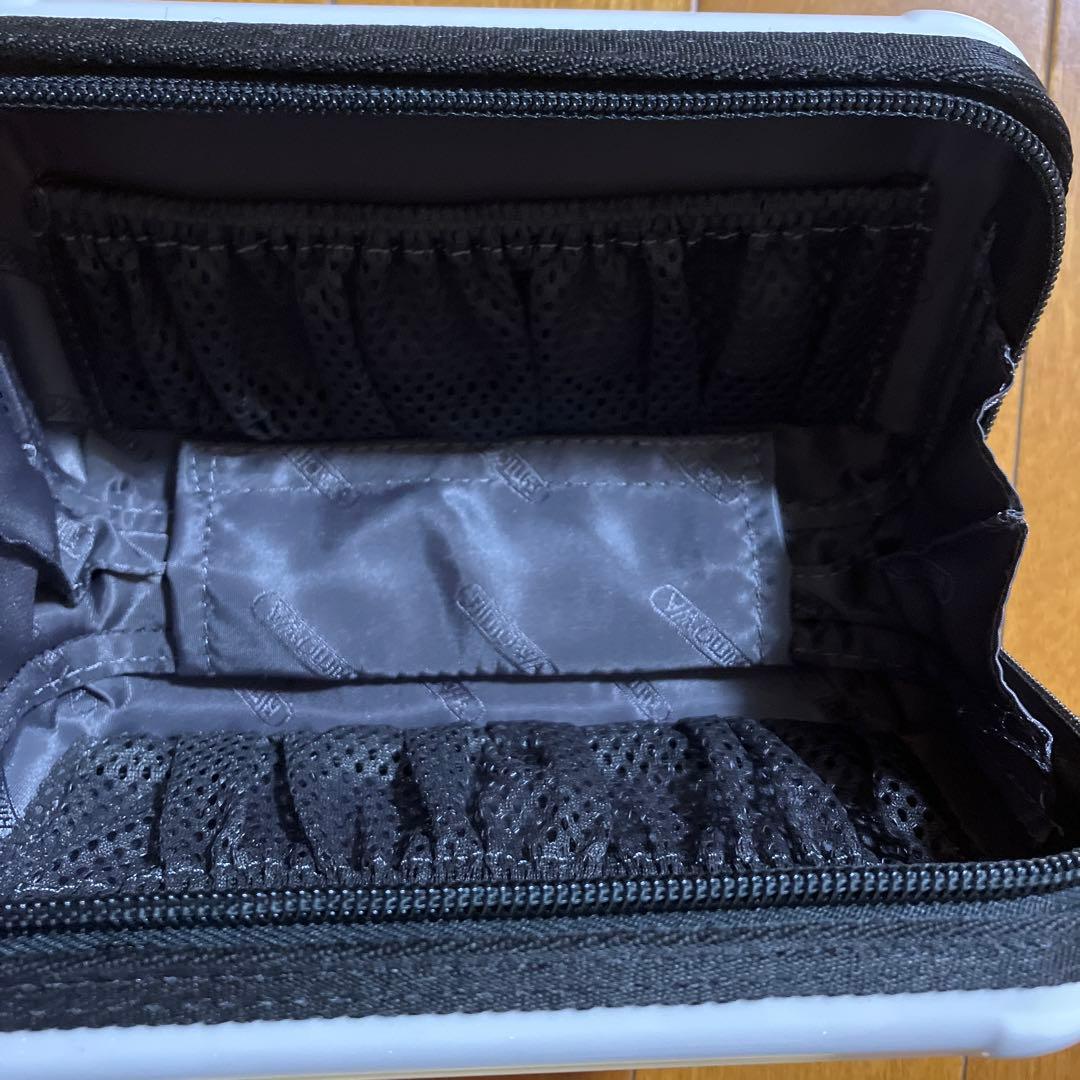 k*a様 エバー航空ファーストクラス RIMOWA アメニティポーチ　白　ホワイ