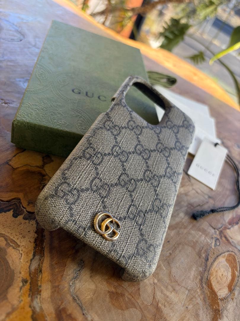 GUCCI スマホケース　iPhone15 pro max