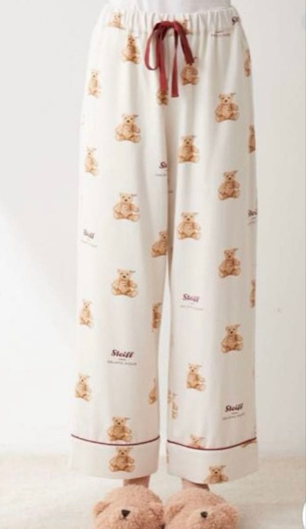 ジェラートピケ❤️シュタイフ上下セット❤️オフホワイト Steiff❤️新品、未開封