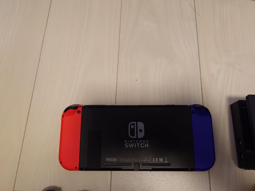 Nintendo Switch 本体 プロコンとジョイコン4個付き