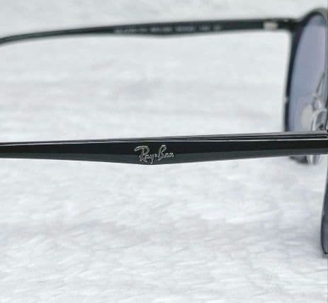 レイバン　クロマンスレンズのサングラス　ケース付