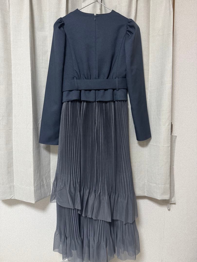 AND COUTURE プリーツレイヤードワンピース ブルーグレー