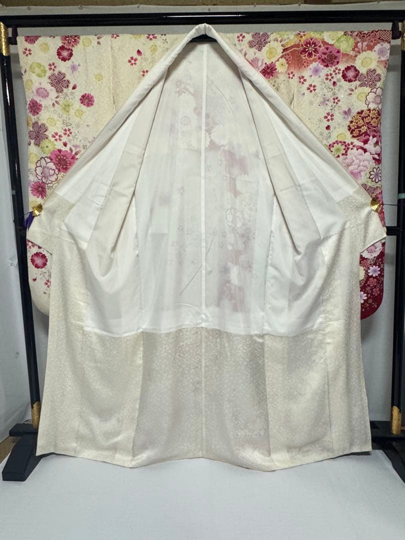 [美品] 単品　振袖　正絹　白練色　銀通し　高身長　牡丹　桜　成人式　結婚式