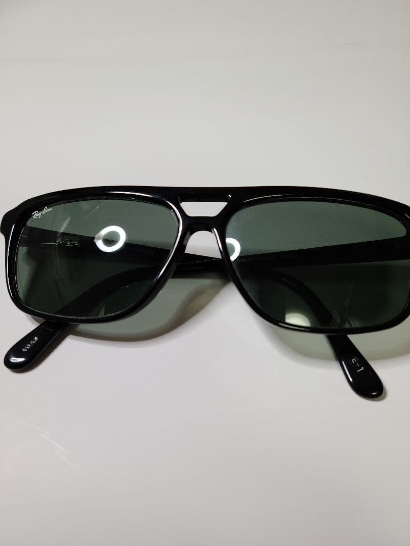 【美品】Ray-Ban ブラックサングラス ケース付き