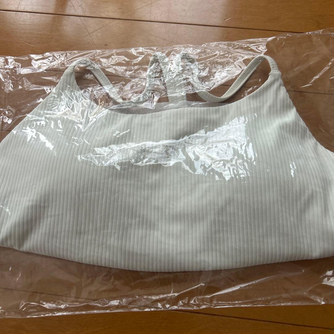 ヨガウェア　ラバ【SUKALA】バックツイストセパレートタンクトップ新品未使用M