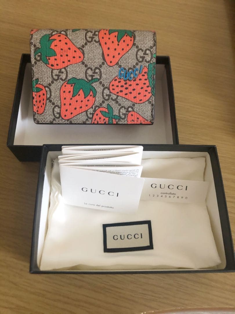 GUCCI新品お財布★