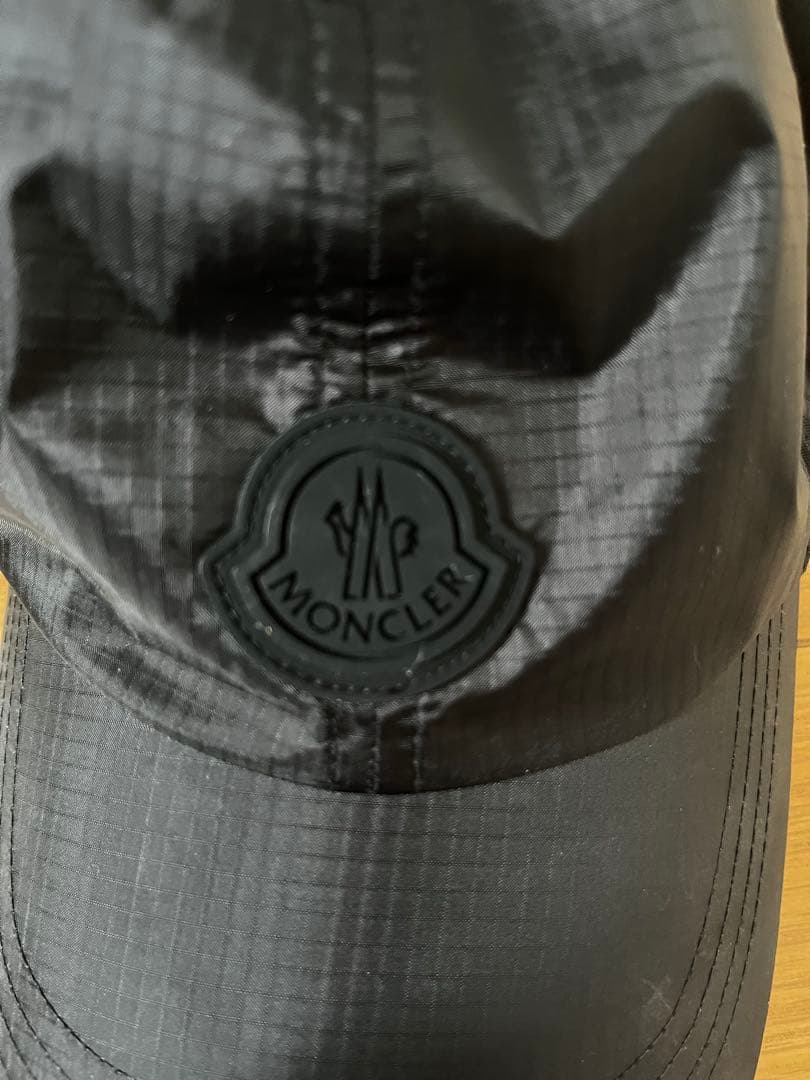 MONCLERナイロンキャップ