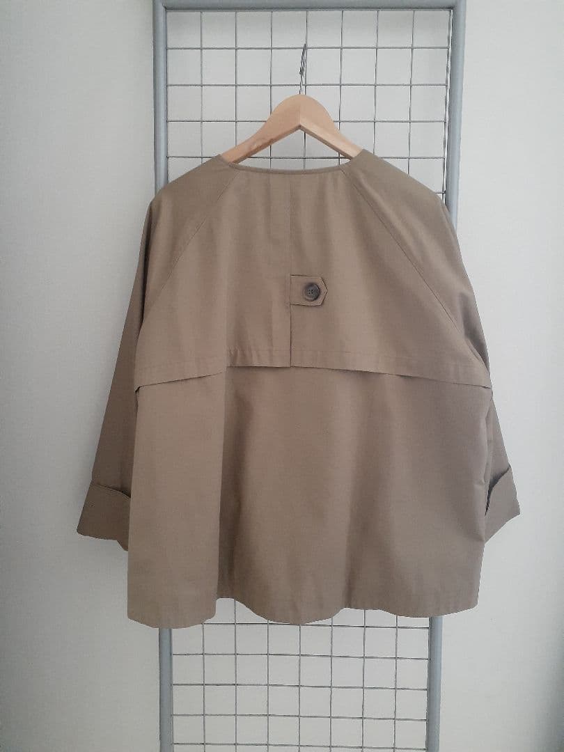 hagumu ショートトレンチコート