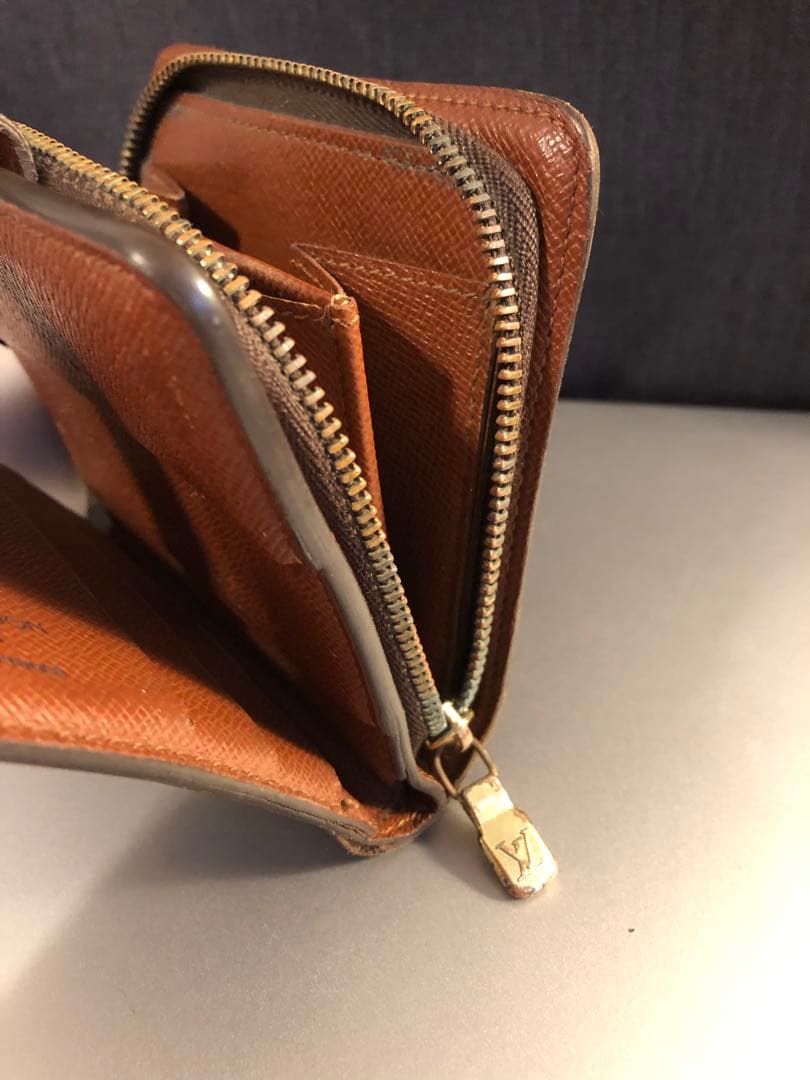 コンパクトモノグラム二つ折り財布＃Vuitton 'Paris.France