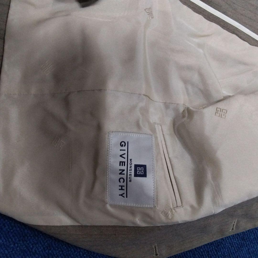 新品未使用品　メンズ　GIVENCHY ストライプスーツ 94 AB4