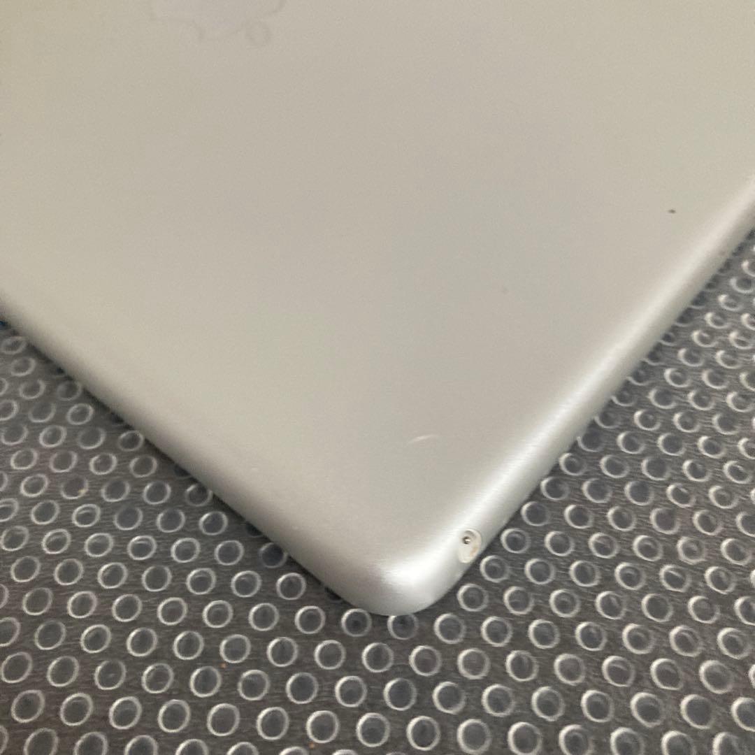 1073 外観美品☆電池最良好☆iPad8 第8世代 32GB WIFIモデル☆