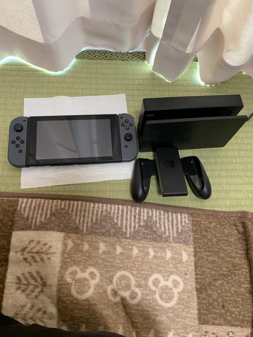 Nintendo Switch 本体 おまけソフトと周辺機器付き