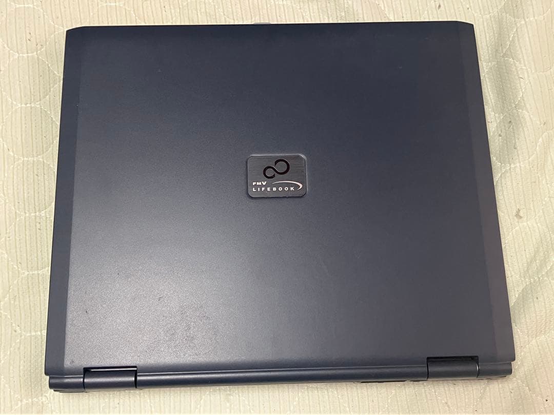 Fujitsu FMV E8200 本体.ACアダプター.リカバリCD6枚付