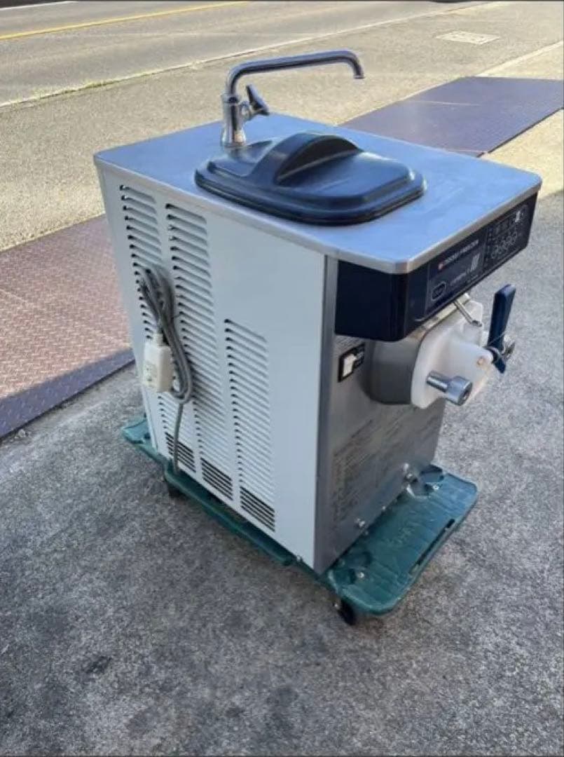NISSEI ニッセイ　CompactIIIソフトクリームフリーザー　引取