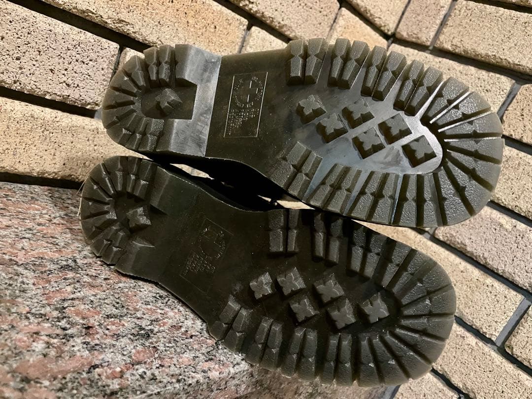 まるちゃん　Dr.Martens ドクターマーチン サイドジップ ブーツ
