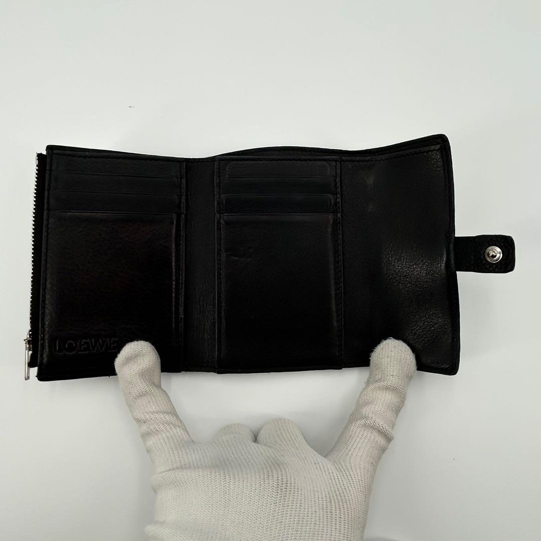 美品✨ロエベ 三つ折り財布 バーティカル アナグラム 型押し レザー ブラック