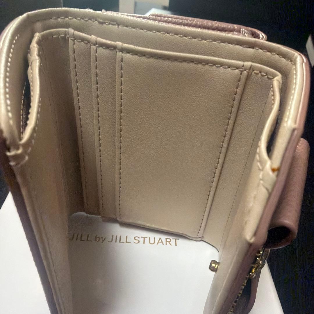 JILLの三つ折財布。