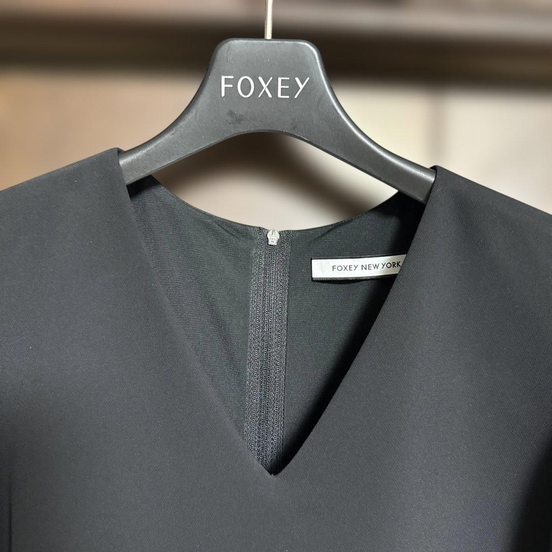 極美品✨ FOXEY ブラック Vネック 長袖ワンピース