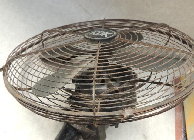 時代物 レトロ扇風機 【KDK 川北電気製作所】 ジャンク 4枚羽根　重さ約8㎏