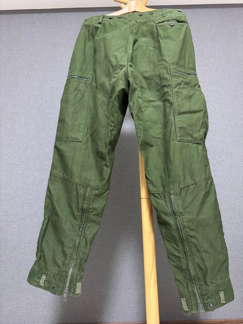 【スウェーデン軍】m69 タンカースパンツ c50 Lサイズ リペア有