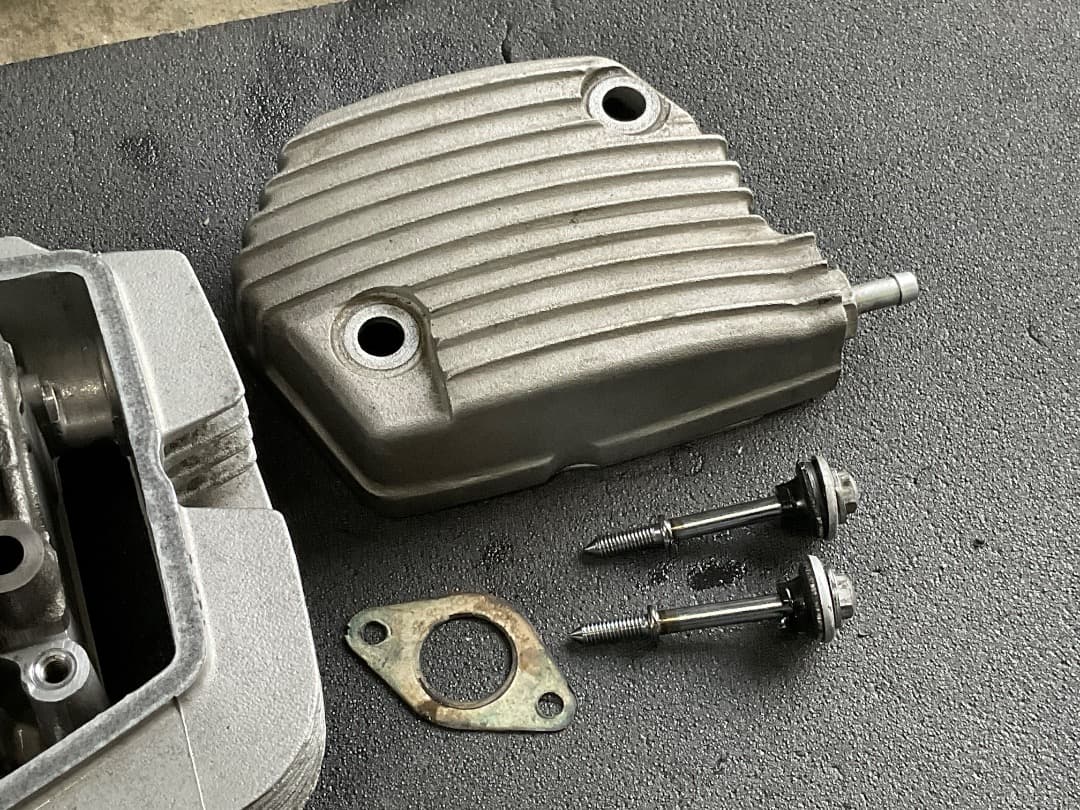 ふ*り様 中古品」　エイプ100 キャブ車　シリンダーヘッドセット