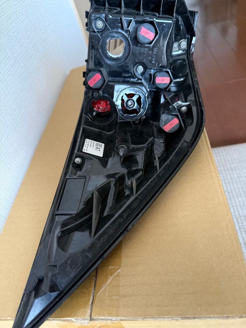 トヨタ RAV4 US純正テールライト 左右